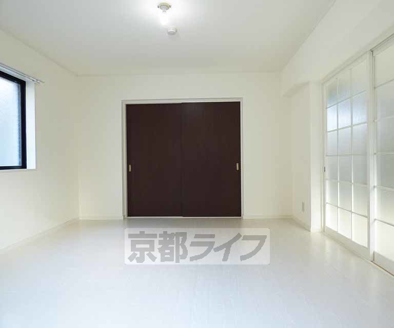 居室・リビング　広々としたお部屋です。