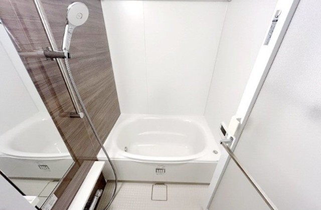 バス・シャワールーム　※別部屋参考写真