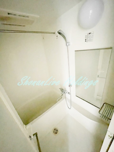 バス・シャワールーム　清潔感のあるお風呂です♪