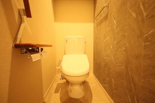 トイレ　３０２