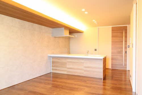 居室・リビング　３０２