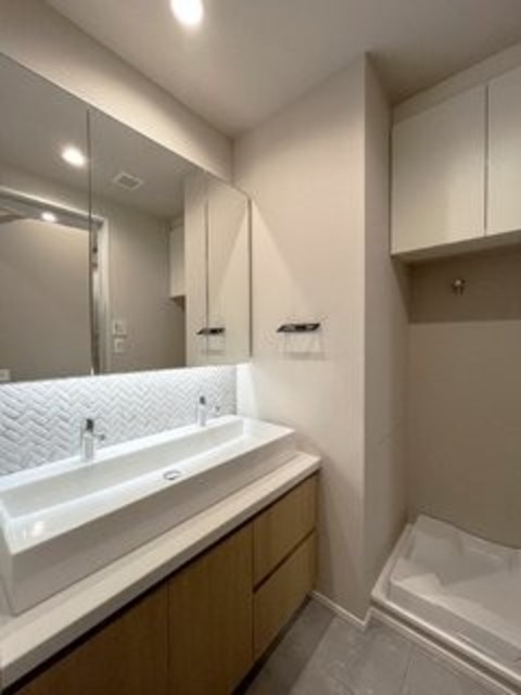 洗面設備　※写真は同タイプ住戸です。