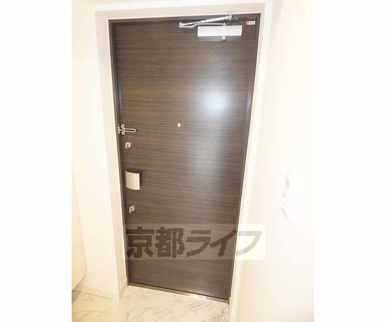 その他設備　しっかりとしたドア。