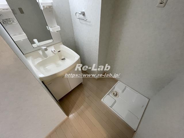 洗面設備　※参考として他のお部屋の写真