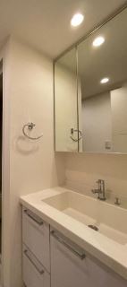 洗面設備　※同仕様写真含む