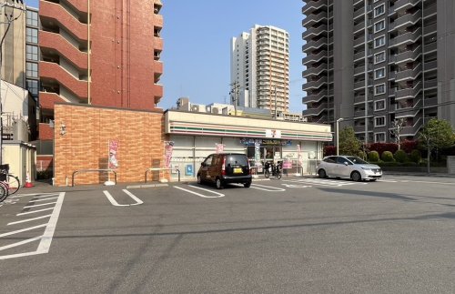 コンビニ　セブンイレブン高倉町１丁目店（コンビニ）まで272m