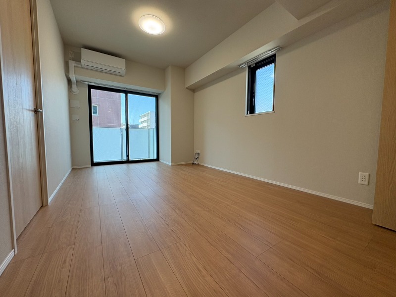 居室・リビング　同タイプ、同カラー５０３号室参照