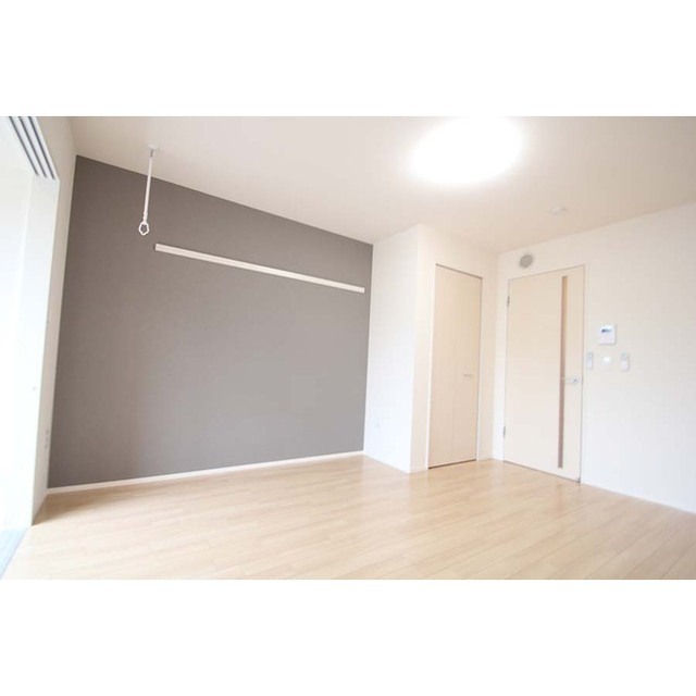 居室・リビング　画像は全て１０２の内観写真です