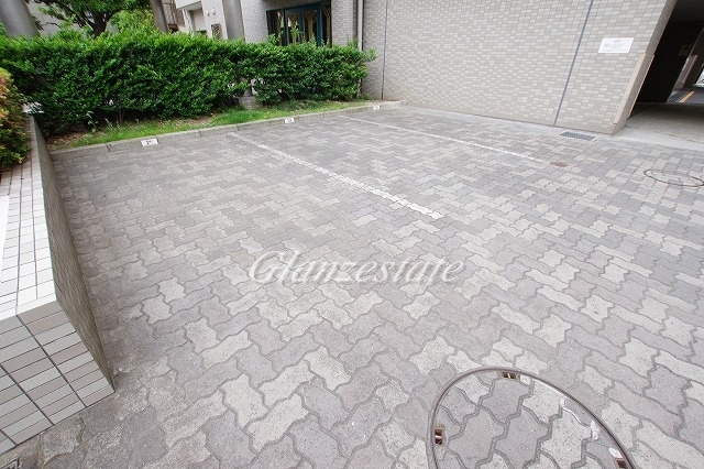 駐車場　☆敷地内駐車場完備☆