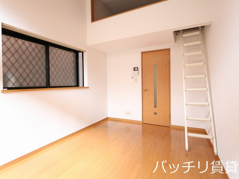 居室・リビング　同型タイプの為、現状を優先致します。