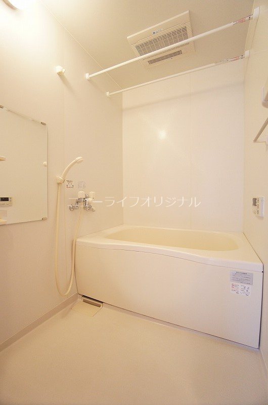 バス・シャワールーム　一日の疲れを癒すバスルームは追い炊き＆浴室乾燥機付き☆