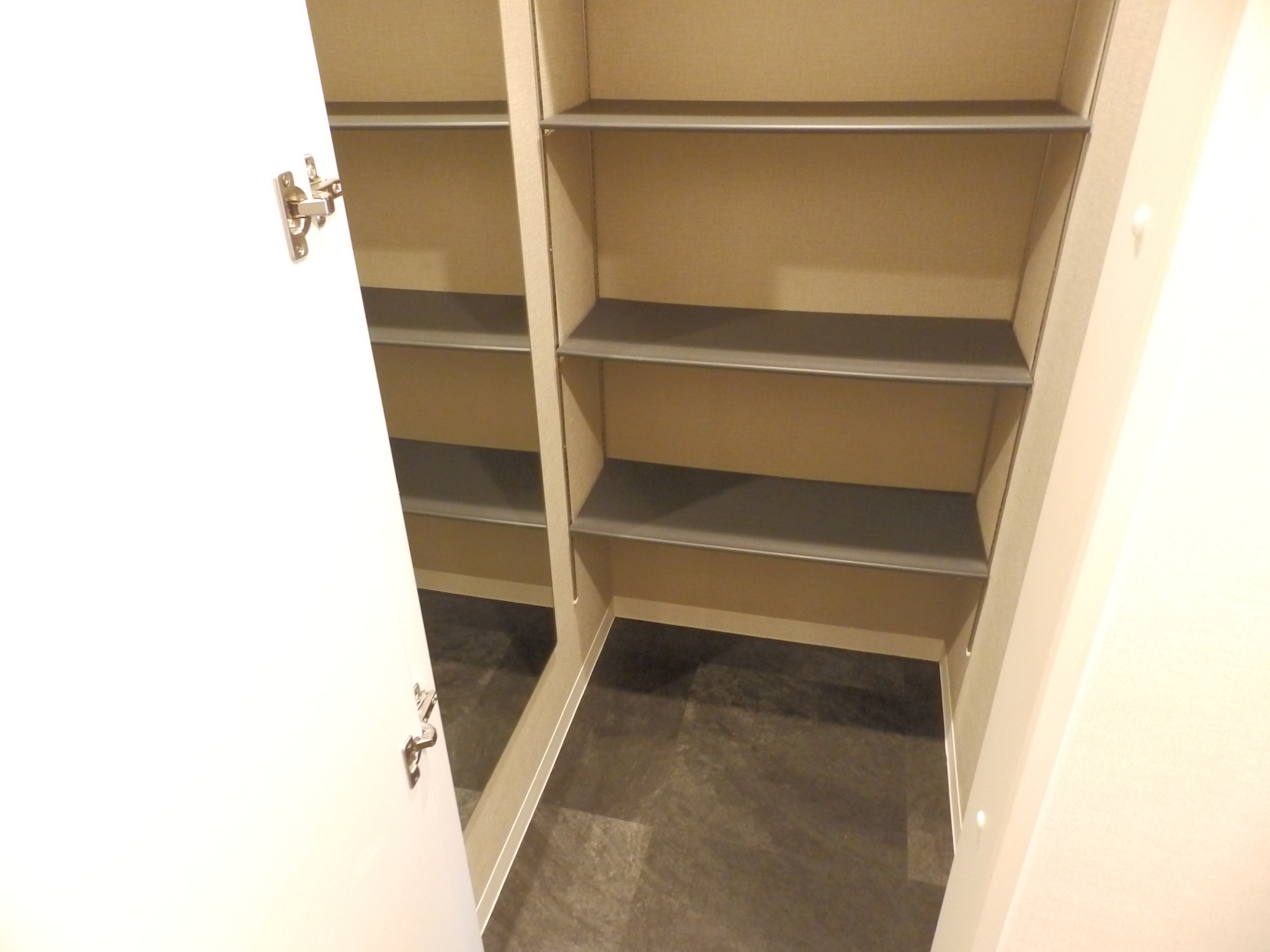 玄関　大きなシューズクローゼット