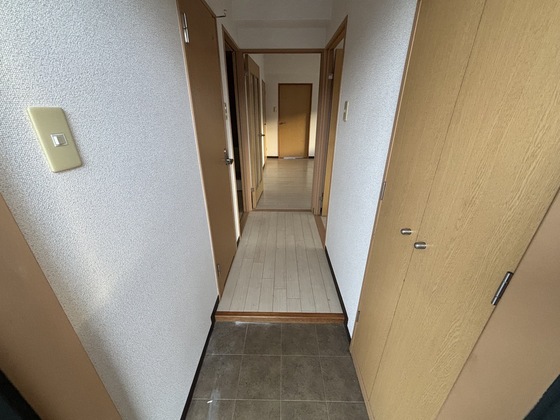 玄関　※別部屋の写真です