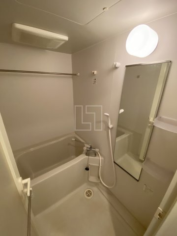 バス・シャワールーム　ルクレ新町レジデンス 　浴室