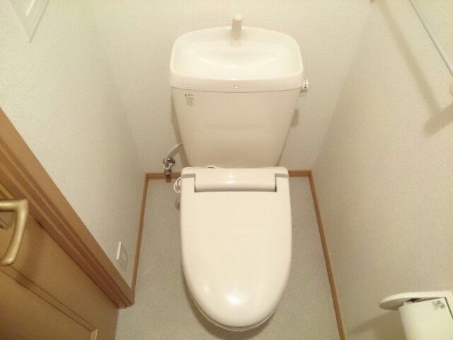 トイレ　コンパクトで使いやすいトイレです