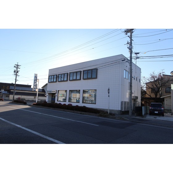 銀行　松本信用金庫島内支店（銀行）まで583m