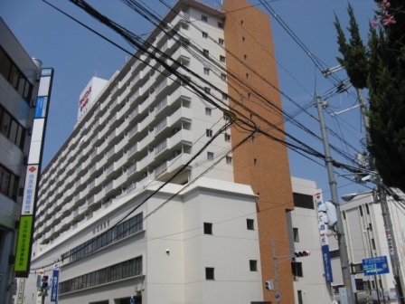 スーパー　イズミヤ（株）／寝屋川店（スーパー）まで1220m