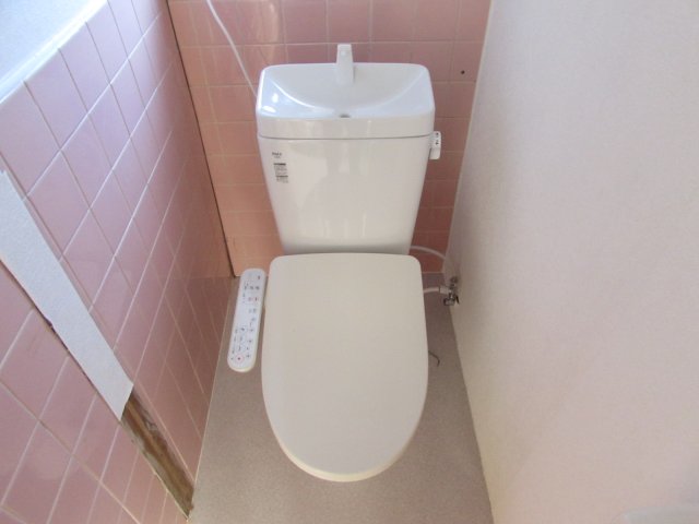 由良1丁目一戸建のトイレ写真