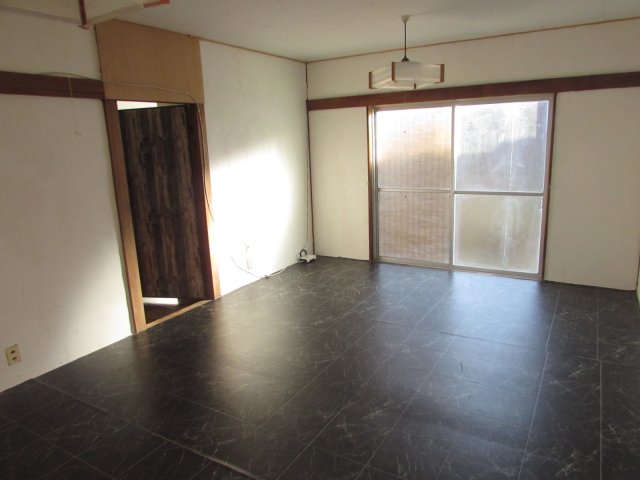 由良1丁目一戸建の居間写真