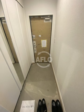 玄関　ルミエール今里　玄関