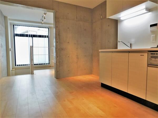 居室・リビング　■エアコン■24時間換気システム■ダウンライト■室内物干機