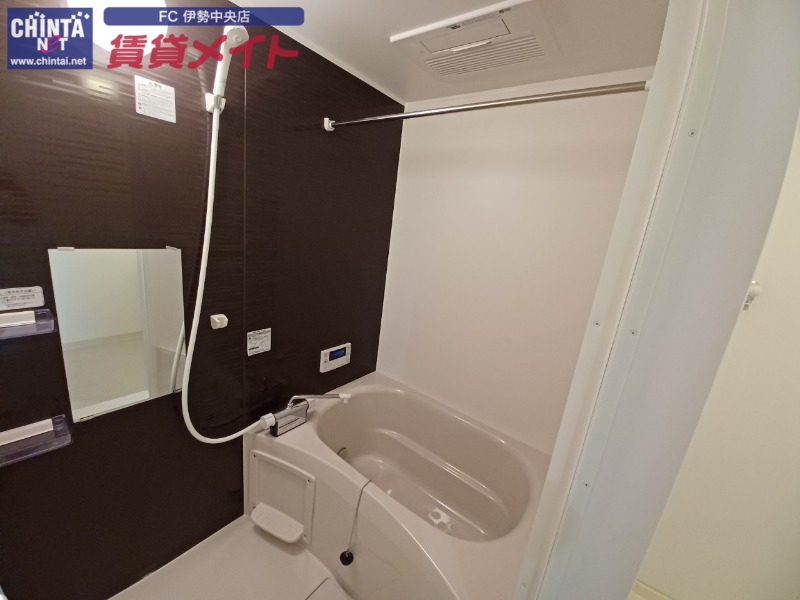 バス・シャワールーム　同型参考写真