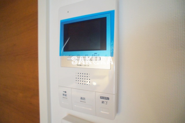 セキュリティ　女性の方でも安心のモニター付きインターホン♪