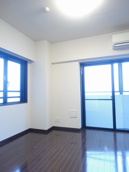 居室・リビング　こちらのリビングで趣味の時間をお楽しみください