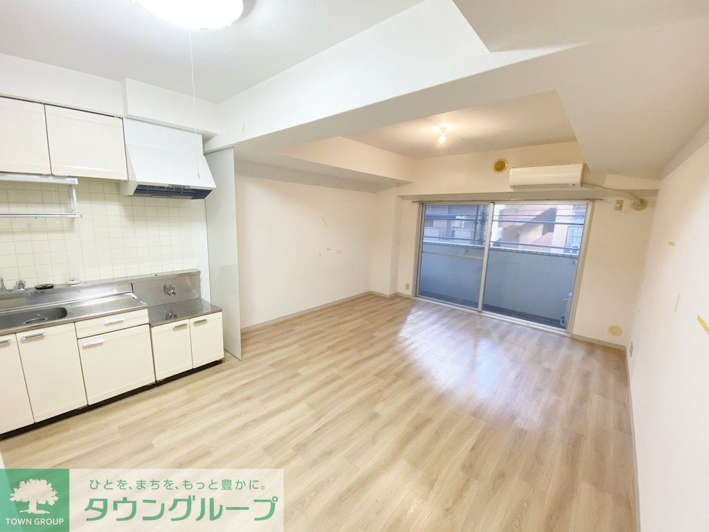 居室・リビング　駐車場