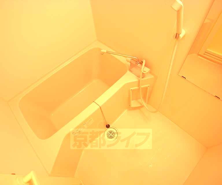 バス・シャワールーム　浴槽広いです。