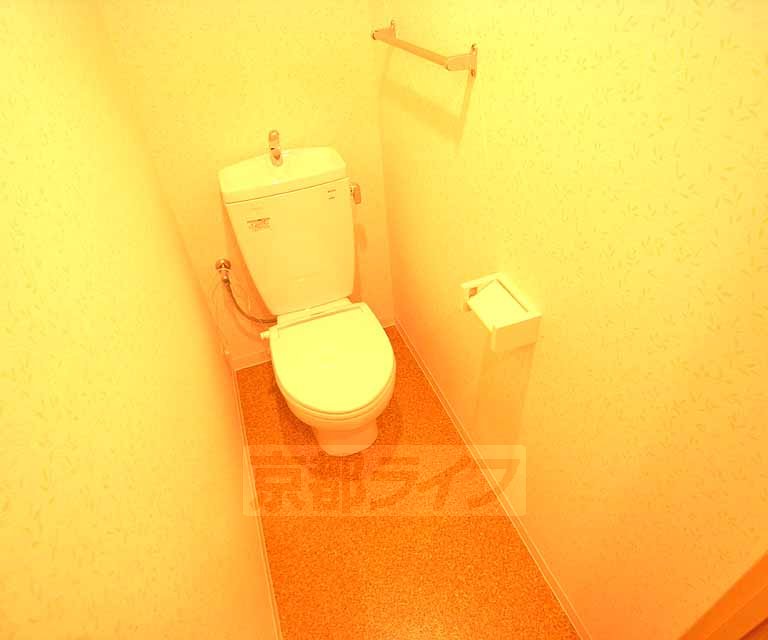 トイレ　清潔感溢れるトイレです。