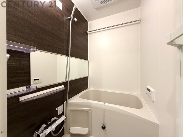 バス・シャワールーム　コンパクトで使いやすいお風呂です