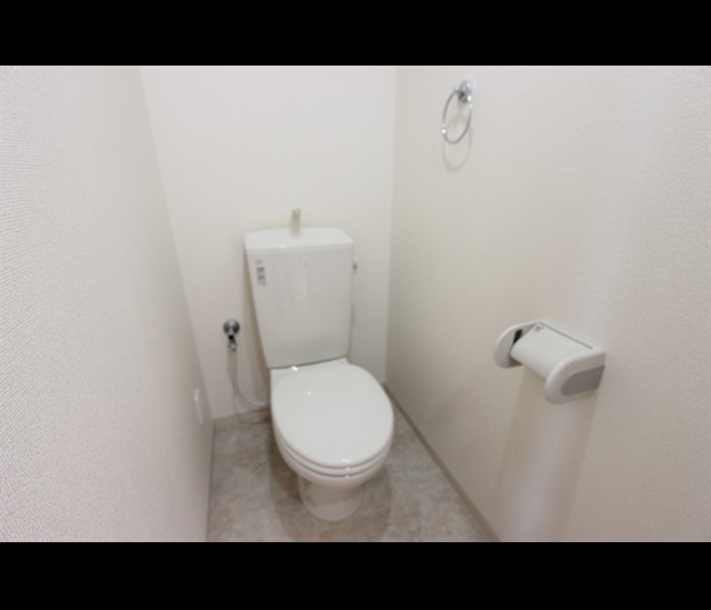 トイレ　写真はイメージです。 色仕様は現状優先となります