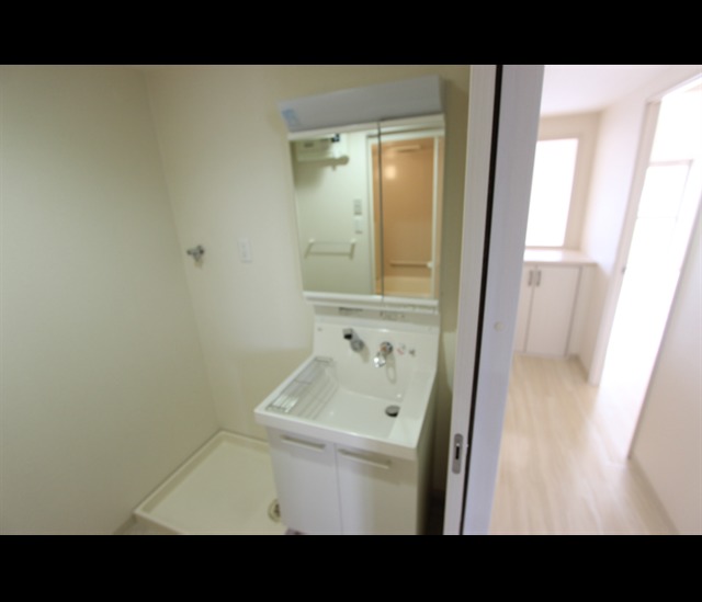 洗面設備　写真はイメージです。 色仕様は現状優先となります