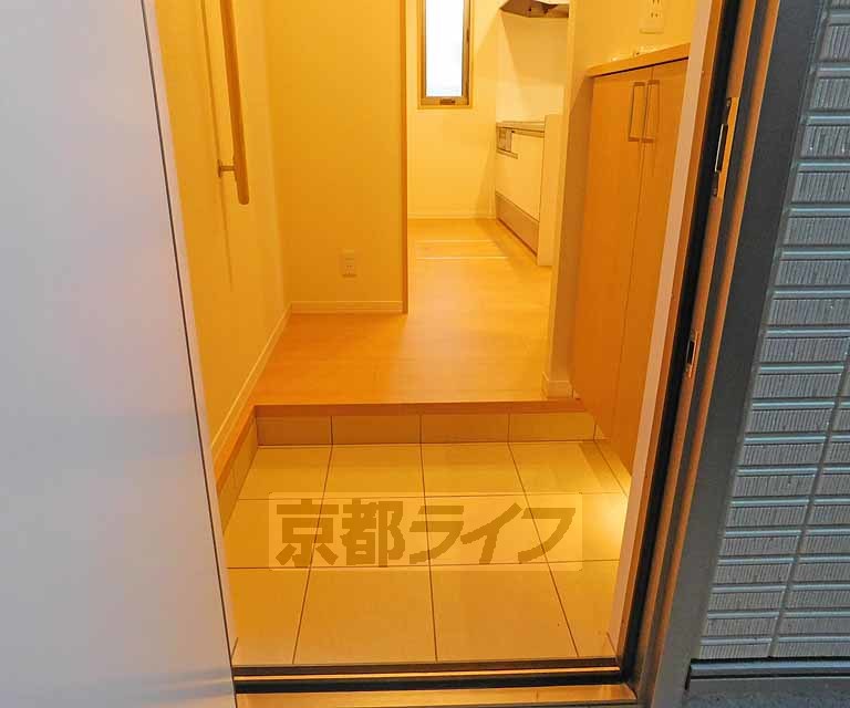 玄関　広々とした玄関です。