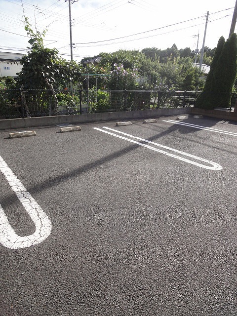 駐車場　敷地内ゴミ置き場や駐輪場付き！