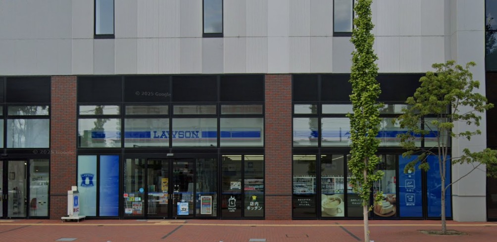 コンビニ　ローソン苗穂駅南口店（コンビニ）まで139m