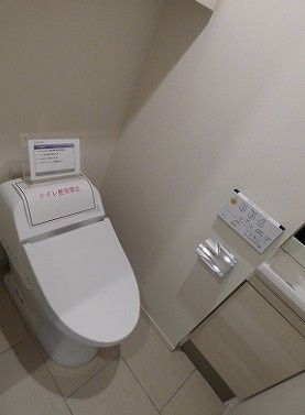 トイレ　写真は同タイプ住居です。