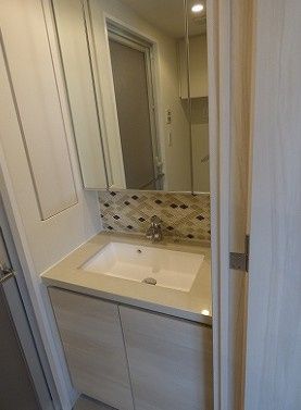 洗面設備　写真は同タイプ住居です。