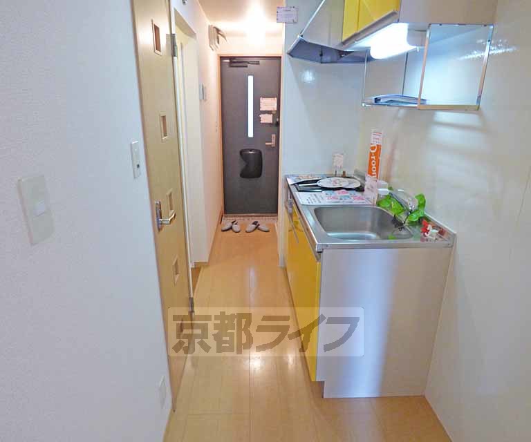 その他部屋・スペース　お部屋から見た廊下です。