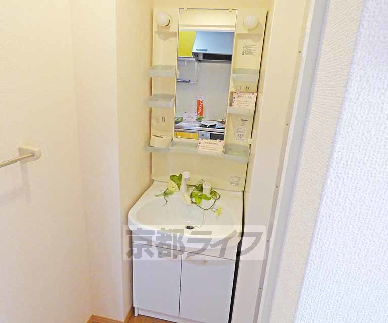 洗面設備　独立洗面台です。