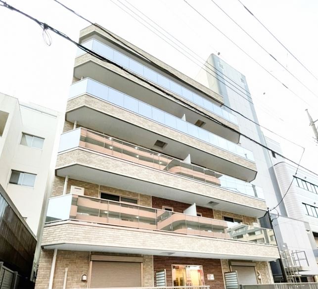 建物外観　★築浅で綺麗な外観★