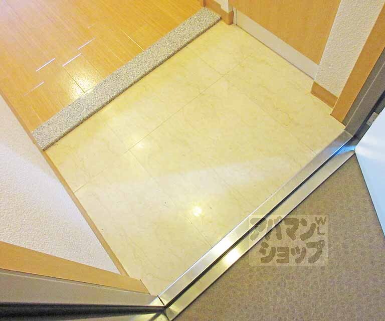 玄関　丁度良い大きさです・