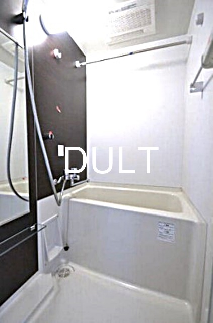 バス・シャワールーム　バスルームです。