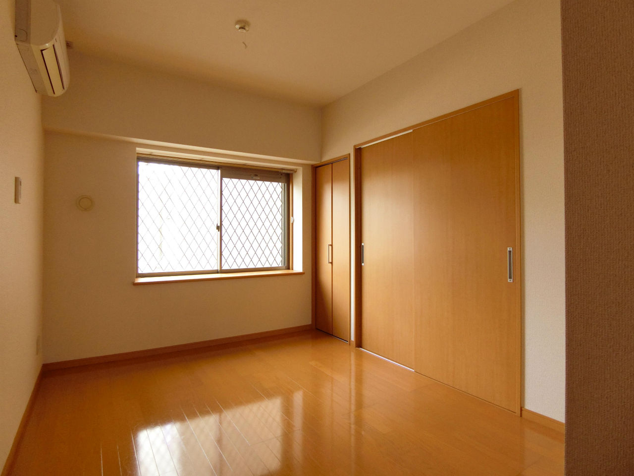 その他部屋・スペース　風通しも良い寝室です☆