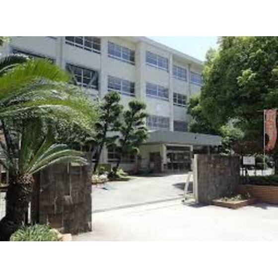 中学校　福岡市立東住吉中学校（中学校）まで645m