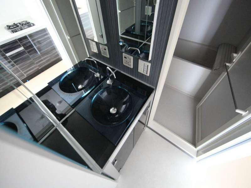 洗面設備　脱衣所　オシャレ独立洗面台付　洗濯機ご用意できます