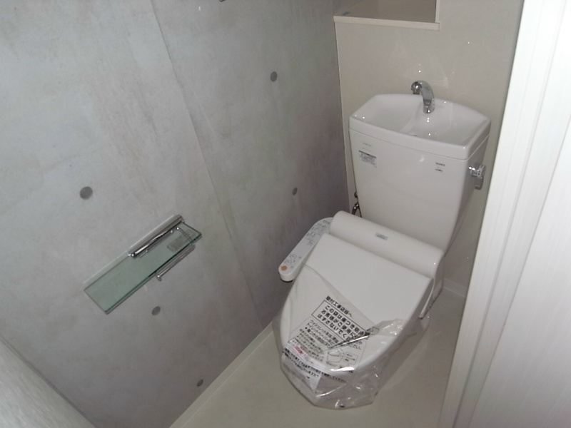 トイレ　温水洗浄便座付トイレ