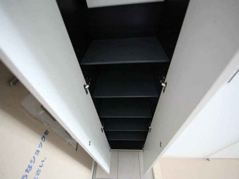 玄関　玄関　シューズボックス付（収納充実してます）