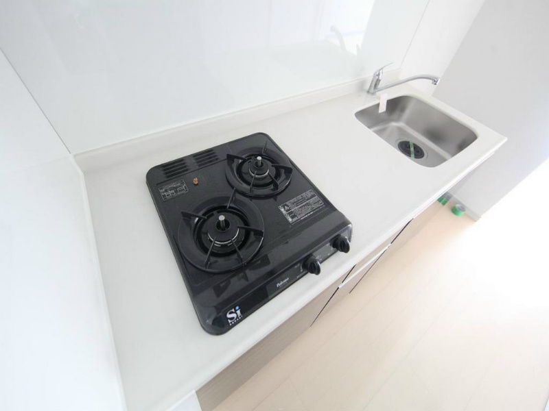 キッチン　システムキッチン（ガス2口コンロ）冷蔵庫レンジ等準備できます